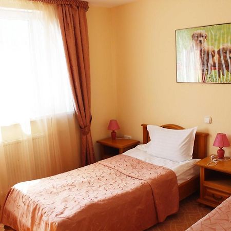 Ligena Econom Hotel Boryspilʼ Exterior foto